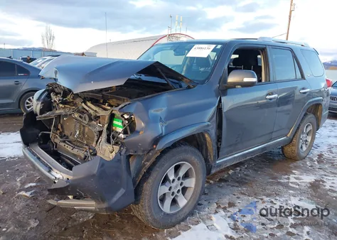 2013 Toyota 4Runner Sr5 z USA, uszkodzony, nr VIN JTEBU5JR3D5138921